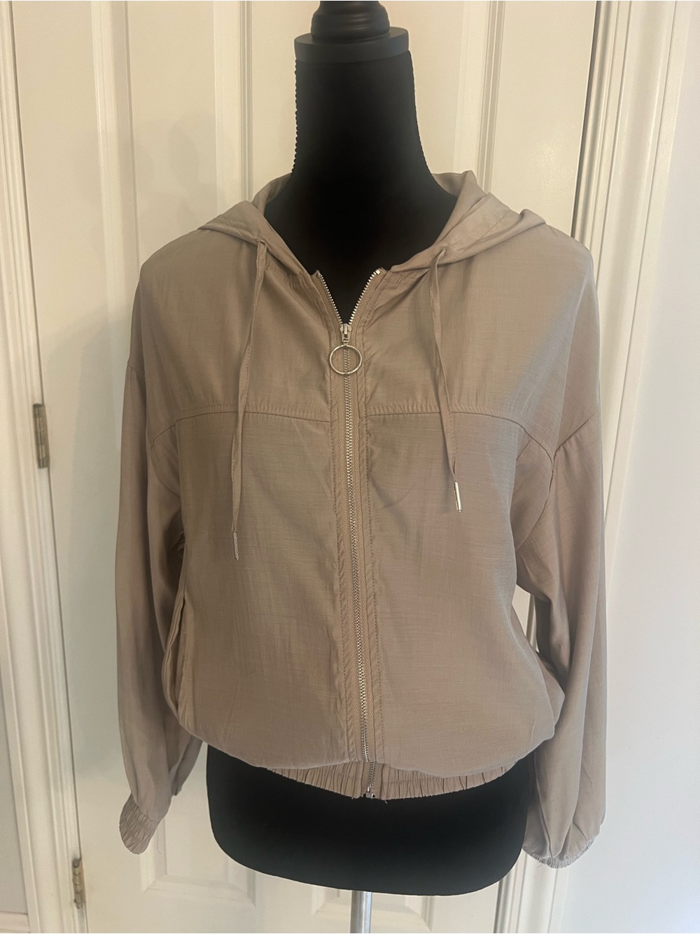 Windsor Lightweight Hooded Zip-Front Jacket in Taupe